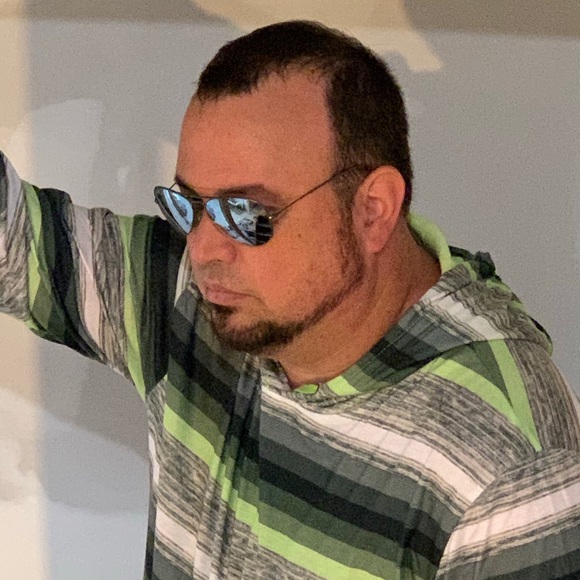 Meet your Posher, Onnie - Picture 1 of 1